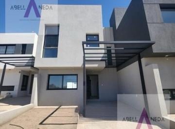 Casa · 165m² · 5 Ambientes · 1 Cochera · Dúplex en Venta con Renta - 3 Dorm.
