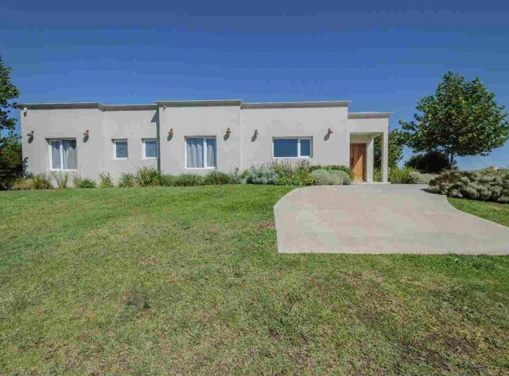 Casa en alquiler en Santa Clara del Mar · 4 ambientes