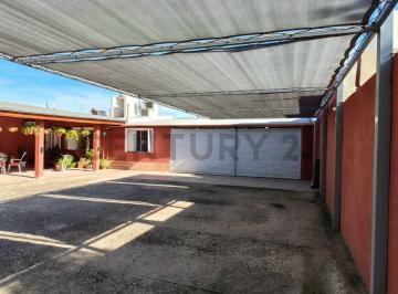 Bodega-Galpón · 70m² · 2 Ambientes · 4 Cocheras · Galpon en Venta - Barrio Inaudi - (Recibo Departamento - Vehiculos 2024 en Adelante)