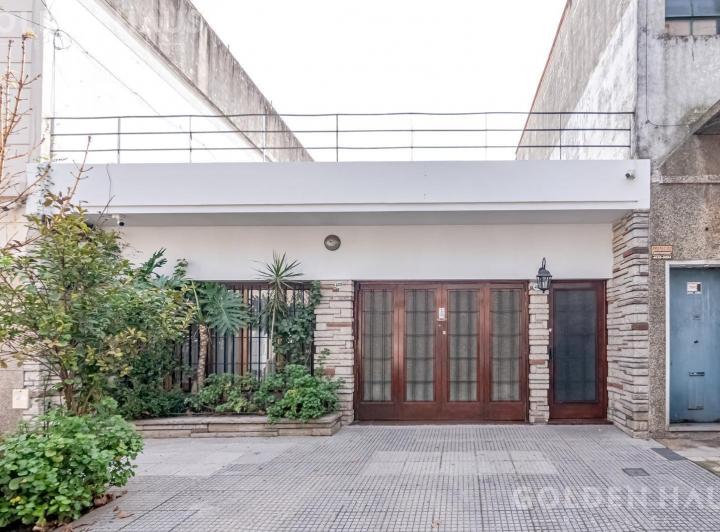 Casa · 140m² · 4 Ambientes · 1 Cochera