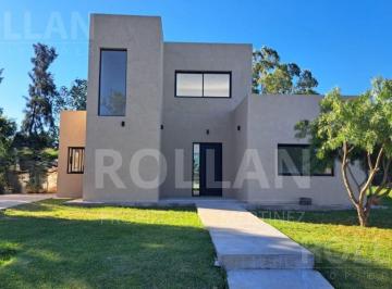 Casa · 658m² · 4 Ambientes · 2 Cocheras · Exc Casa 4 Amb en 2 Pl C/piscina! S/lote 658 M²! en Alquiler! Barrio Privado El Ensueño!