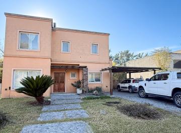 Casa de 6 ambientes, San Miguel · Casa de Categoría en Venta | Barrio Cerrado Gran Roble | San Miguel