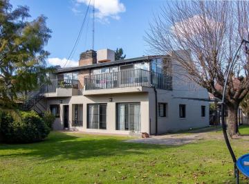 Casa · 265m² · 7 Ambientes · 2 Cocheras · Casa en Los Cardales