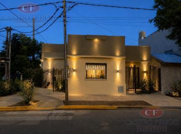 Casa · 92m² · 4 Ambientes · Chalet Totalmente Reciclado en Una Planta – Excelente Ubicación en La Lucila - Venta