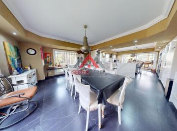 Casa · 702m² · 10 Ambientes · 3 Cocheras · Casa en San Diego C. C