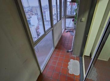Departamento de 2 ambientes, Flores · Gran Departamento 2 Amb. con Dependencia - Al Contrafrente - Amplia Cocina - Balcon