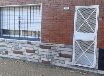 PH de 3 ambientes, Lomas de Zamora · Muy Buen PH Frente
