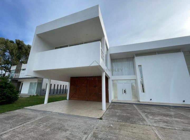 Casa · 342m² · 4 Ambientes