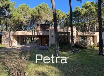 Casa · 165m² · 5 Ambientes · 2 Cocheras · Casa en Venta en Pinamar - Barrio La Herradura