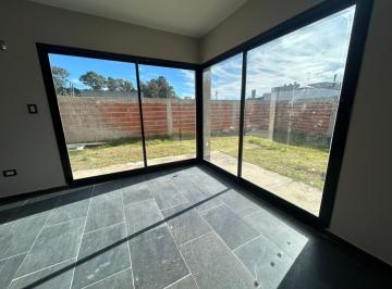 Casa · 130m² · 3 Ambientes · Casa 2 Dorm. en Venta Gonnet a Terminar