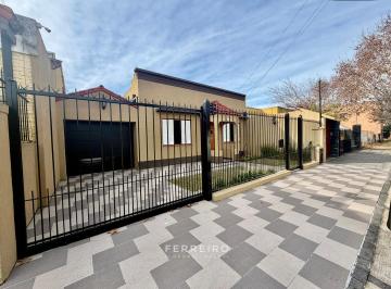 Casa · 150m² · 3 Ambientes · 4 Cocheras · Venta de Casa 3 Ambientes en Bella Vista Apta Cred