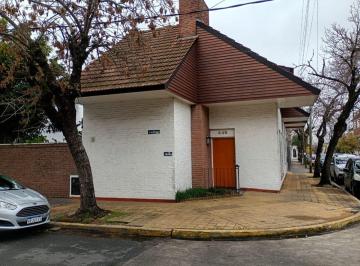 Casa de 5 ambientes, Quilmes · Alem y Pringles, Hermosa Propiedad Sobre Esquina.