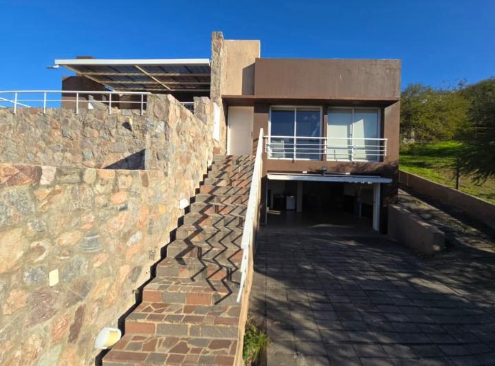 Casa · 360m² · 7 Ambientes