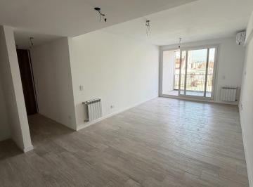 Departamento · 72m² · 3 Ambientes · Alquiler Departamento 3 Ambientes con Balcón y Patio – Monte Castro