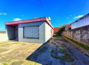 Casa · 70m² · 4 Ambientes · 3 Cocheras · Casa 4 Ambientes Isidro Casanova Venta