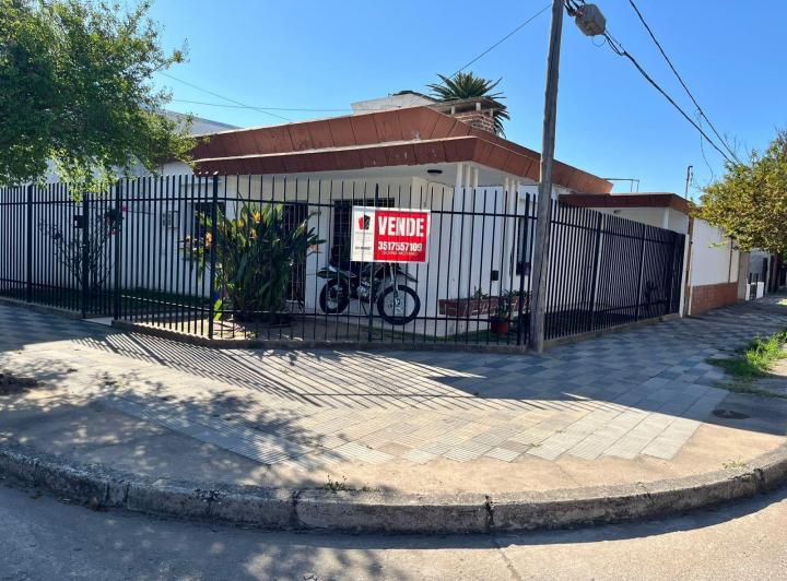 Casa · 159m² · 4 Ambientes · 1 Cochera