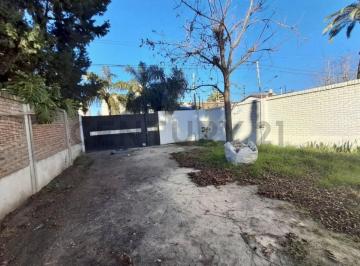 Casa · 140m² · 3 Ambientes · 3 Cocheras · Venta de Casa Construcción en Castelar Norte, Moron, Gba Oeste
