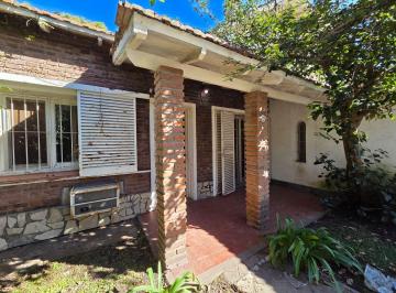 PORCHE DE ENTRADA · Casa 3 Ambientes con Parque y Galpón en Villa de Mayo