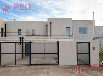 PH · 250m² · 3 Dormitorios · 1 Cochera · PH en Neuquen