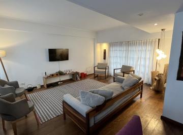 Casa · 230m² · 4 Ambientes · 1 Cochera · Casa en Belgrano Chico