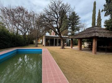 Casa · 205m² · 4 Dormitorios · Casa B° Parque Drummond. Luján de Cuyo
