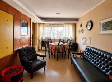 Departamento · 80m² · 4 Ambientes · Venta Departamento 4 Ambientes Al Frente