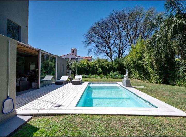 Casa · 250m² · 6 Ambientes