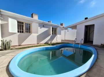 Casa de 4 ambientes, Córdoba · Venta Casa 3 Dorm + Piscina + Cuarto de Guardado en B⁰ Quintas de Arguello. (Financiacionión)