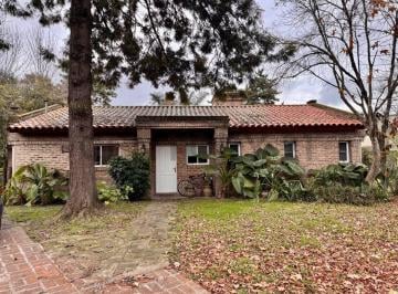 Casa · 105m² · 4 Ambientes · Alquiler Barrio El Lago - Bella Vista