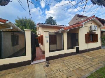 Casa de 4 ambientes, San Isidro · Excelente Chalet de 2 Dorm. en Alquiler en La Mejor Zona de Beccar