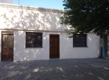 Casa · 110m² · 4 Ambientes · Venta Casa + Departamento. Rioja 4415. Ideal Inversión.
