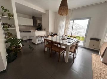 Casa · 87m² · 3 Ambientes · 1 Cochera · Venta Dúplex de 2 Dorm. en Gonnet