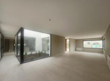 Casa · 270m² · 9 Ambientes · 2 Cocheras · Venta Casa a Estrenar en Vida Barrio Cerrado Funes