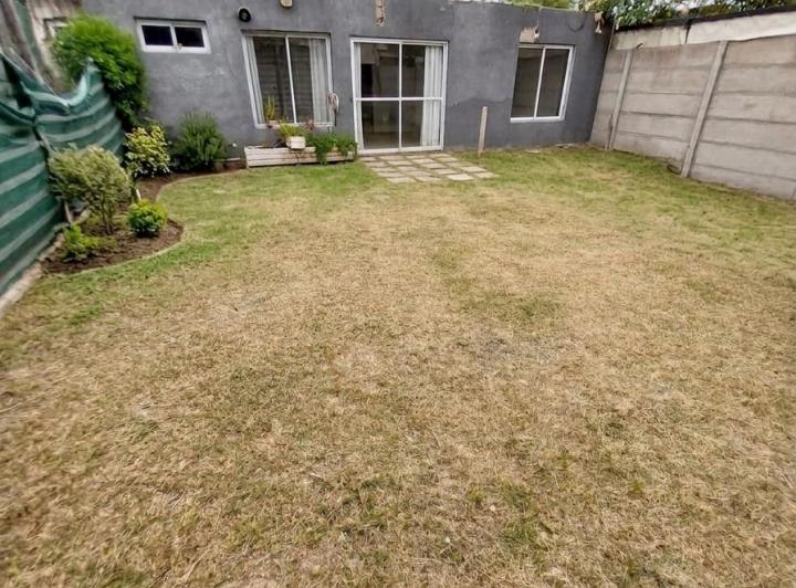 Casa · 200m² · 2 Dormitorios