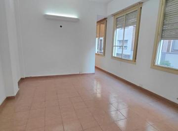 Departamento · 37m² · 2 Ambientes · Plaza San Martin Tucuman 500 2 Ambientes Al Frente, Super Luminoso, Vista Abierta
