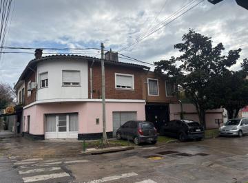 Casa · 130m² · 4 Ambientes · 2 Cocheras · Venta Casa en Tigre Sobre Av Italia