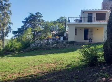 Casa · 99m² · 4 Ambientes · 5 Cocheras · Casa en Cuesta Blanca