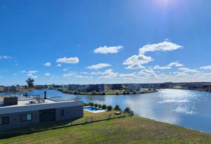 Terreno · 776m²
