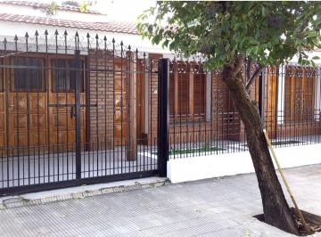 Casa en Alquiler de 9 ambientes Alto Alberdi · Alquiler Casa Familiar 3 Dorm.. B° Alto Alberdi. Córdoba.