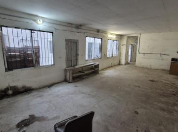 Bodega-Galpón · 200m² · 5 Ambientes · 2 Cocheras · Deposito - Galpón
