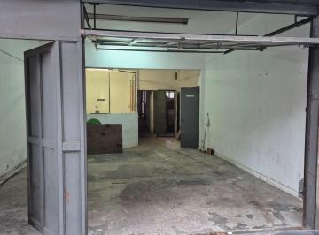 Bodega-Galpón · 200m² · 5 Ambientes · 2 Cocheras · Deposito - Galpón
