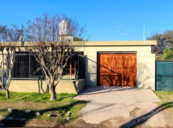 Casa · 82m² · 4 Ambientes · 1 Cochera