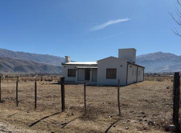 Vista de Frente desde calle principal · Casa Premium a Estrenar en Los Alisos - Tafí del Valle - 1455 m² Lote - Escritura