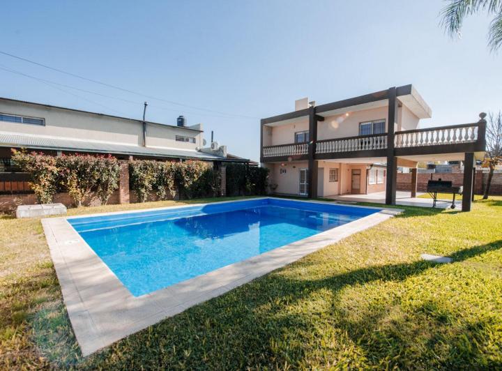 Casa · 131m² · 4 Ambientes · 1 Cochera