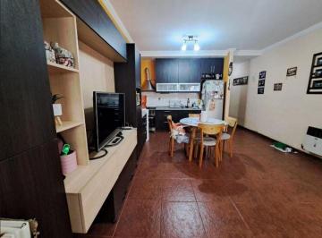 Departamento · 71m² · 4 Ambientes · 1 Cochera · Departamento 4 Ambientes Villa Luzuriaga Cochera