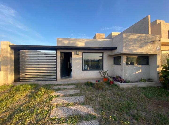 Casa · 68m² · 1 Dormitorio · 1 Cochera