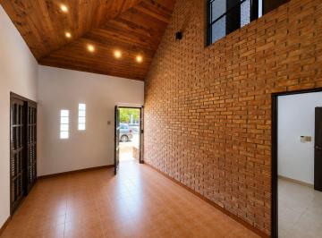 Casa · 185m² · 4 Ambientes · 1 Cochera · Venta Casa 3 Dorm. y Patio La Plata