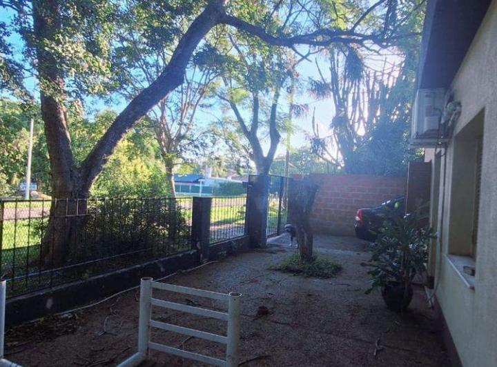 Casa en venta en Pueblo Esther · 3 ambientes