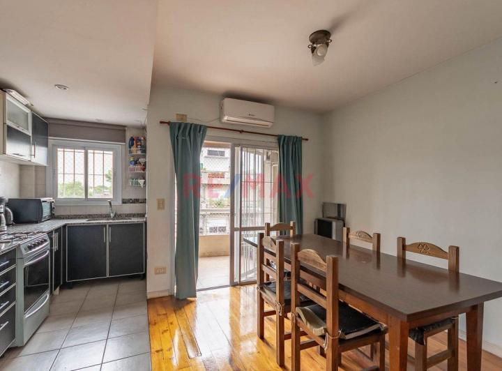 Departamento con cochera en Lanús Oeste