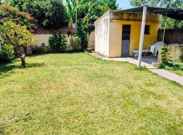 Casa · 92m² · 3 Ambientes · 1 Cochera · Venta Casa 3amb Parque Parrilla Hurlingham Permuta